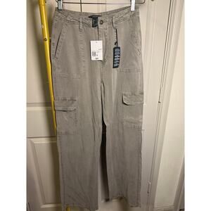 FOREVER 21 KHAKI PANTS SIZE SMALL